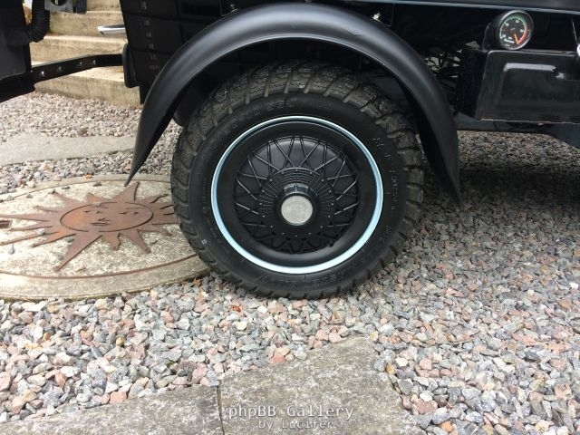 Stahlfelge in ice blue und Deckel in black